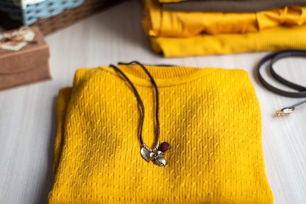 Bijoux et vêtements pour couple : pourquoi s’accorder est essentiel ?