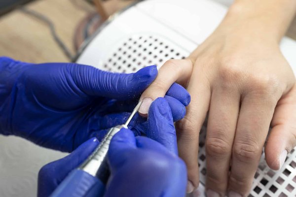 Ponceuses à Ongles: Comment Choisir la Meilleure pour Vous