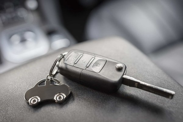 Quelles sont les caractéristiques d'une porte clé BMW ?