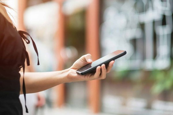 Quels sont les outils d'analyse de données pour évaluer l'impact des SMS de fidélisation?