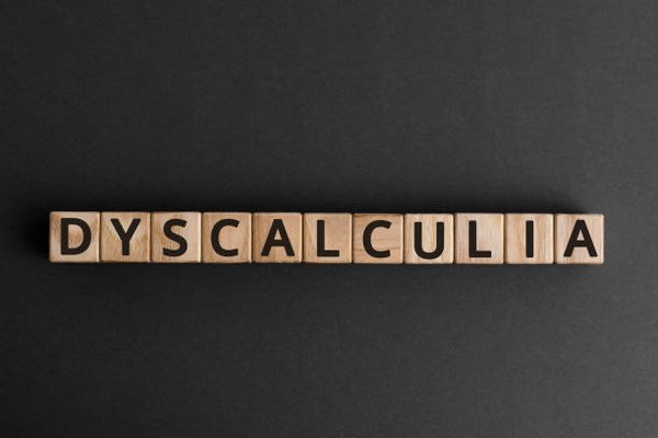 Les symptômes de la dyscalculie chez les enfants et les adultes